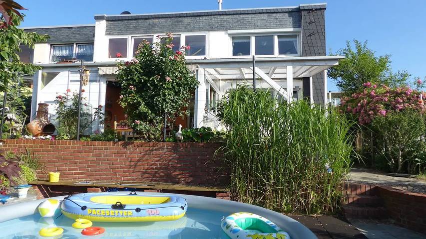 Ferienwohnung für 4 Personen, mit Pool und Garten in Wuppertal