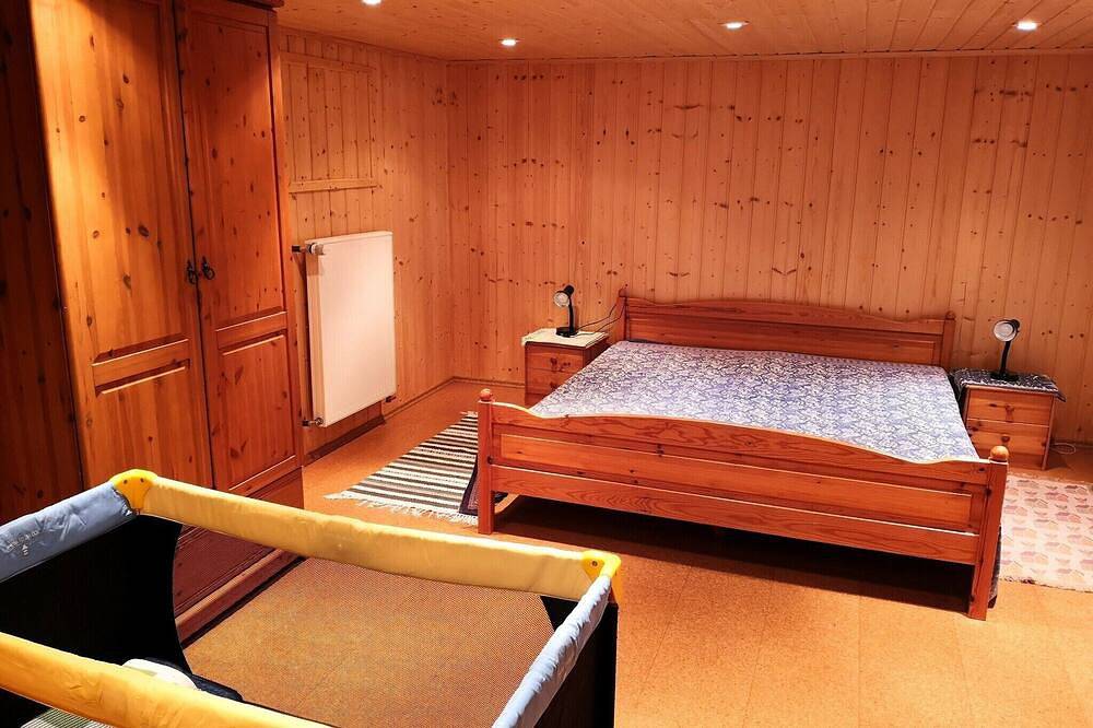 Ferienhaus mit 3 Schlafzimmer mit Garten und Doppelgarage für bis zu 6 Gäste in Kaltental, Bayerisch Schwaben