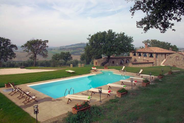 Villa voor 14 personen, met tuin en whirlpool in Pienza