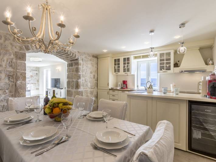 Ferienhaus mit Meerblick für 6 Personen, mit Terrasse und Garten in Split-Dalmatien - 3