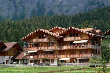 Gîte pour 2 personnes, avec terrasse et balcon/terrasse à Kandersteg