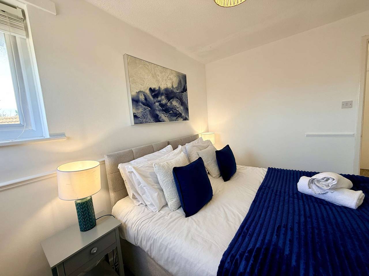Ganze Wohnung, 2-Bed Milton Keynes Maisonette Parking in Milton Keynes, Südostengland
