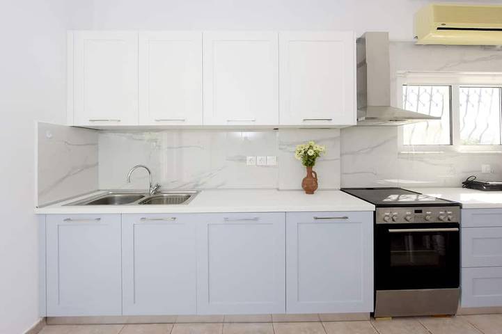 Beach house for 8 people, with balcony and garden in Rhodes