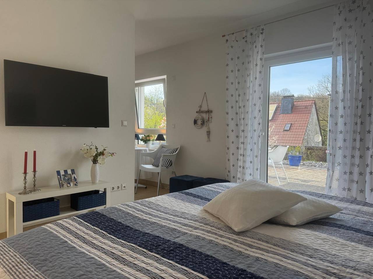 Ganze Ferienwohnung, Appartment "Maritim" mit großer Terrasse in Obernhof, Lahn-Taunus