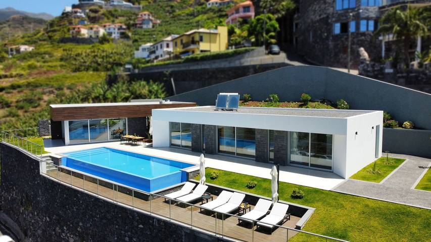 Casa de férias para 6 pessoas, com Vista para o mar e Terraço e ainda Jardim and Piscina em Tabua