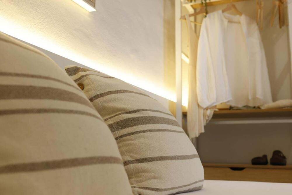 Entire apartment, Nou del Teatre - Holiday Apartment in Girona | Bravissimo in Girona, Gironès