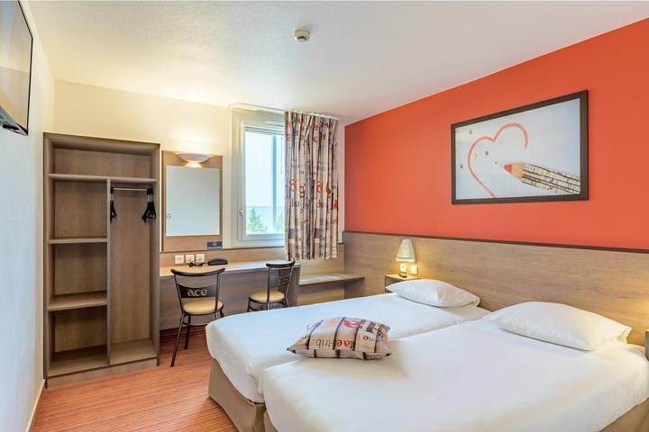 Hôtel pour 2 personnes, avec vue et terrasse à Mitry-Mory - 2