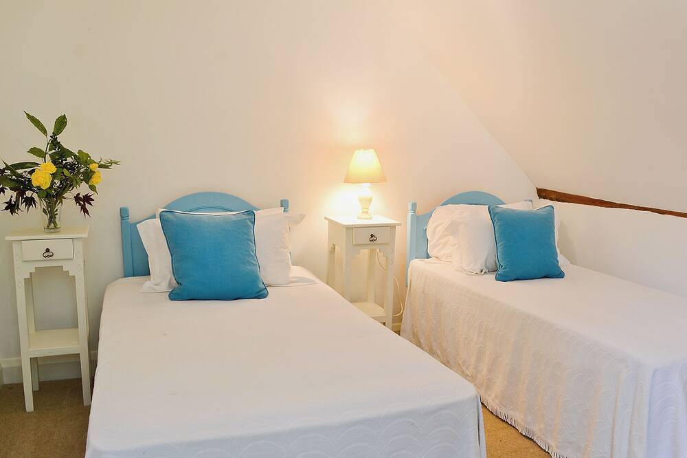 4 bedroom accommodation in Hildenborough, near Tonbridge in Leigh (Kent), Kent