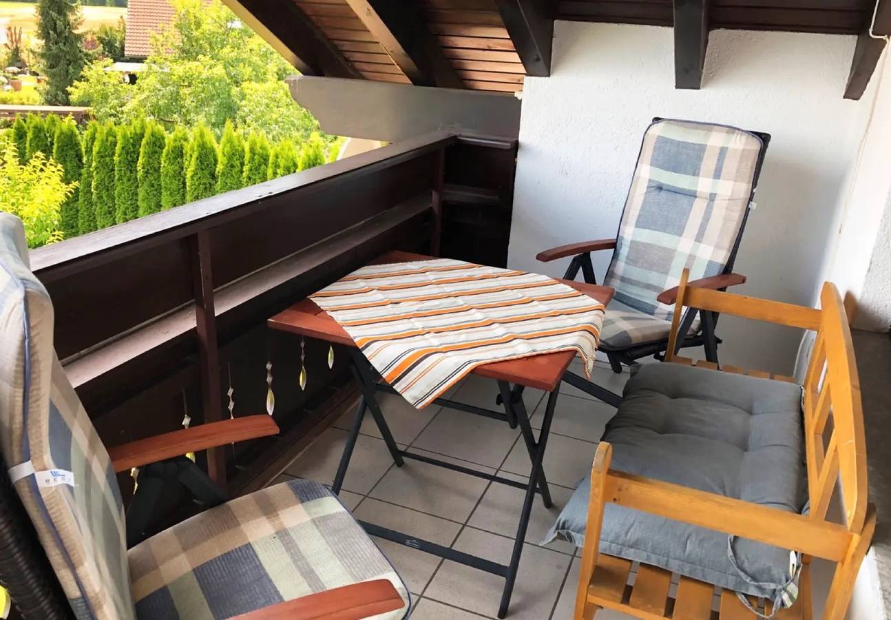 Ganze Wohnung, Ferienwohnung Tannhausen mit privatem Garten, Balkon und Wlan in Aulendorf, Oberschwaben