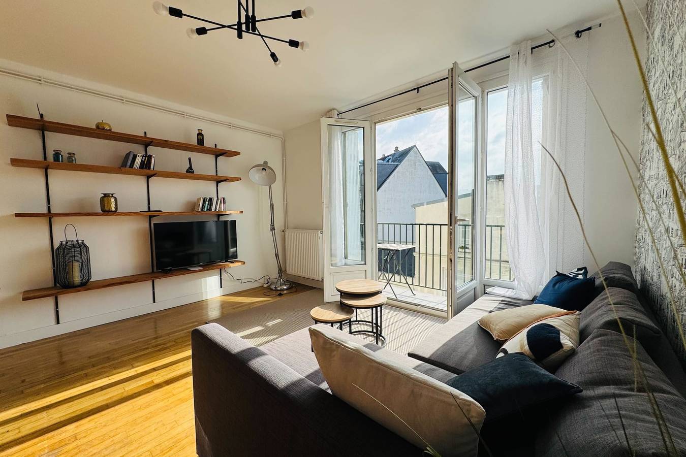 Apartamento entero, 5-room apartment in the heart of the city center in Caen, Región de Caen