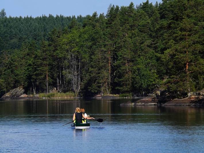 Ruhig gelegen direkt am Wald und 300 vom Wasser in Hultsfred