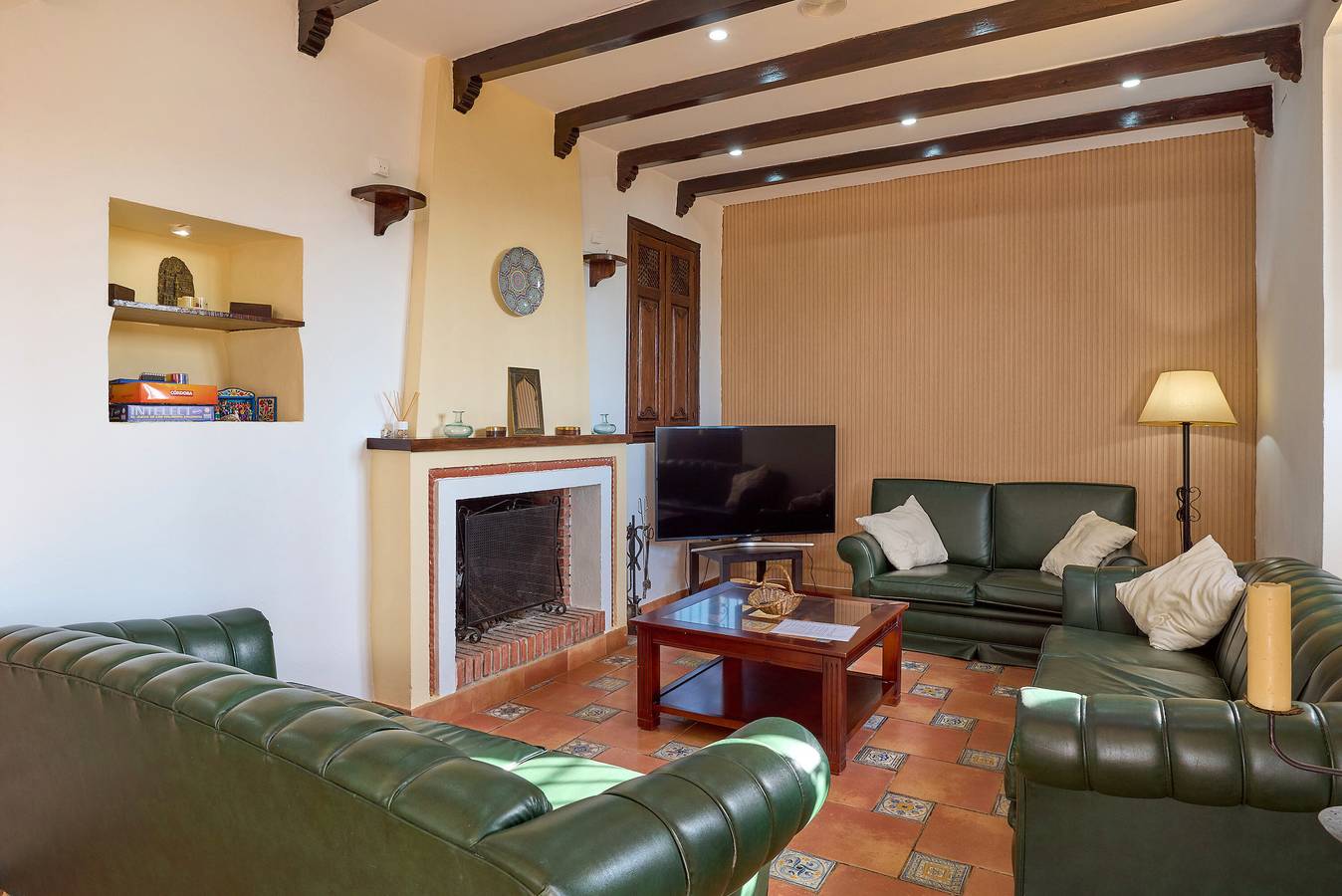 Casa de campo 'Holiday House Dehesa Del Colmenar' con vistas a la montaña, Wi-Fi y aire acondicionado in Cabra, Sierras Subbéticas
