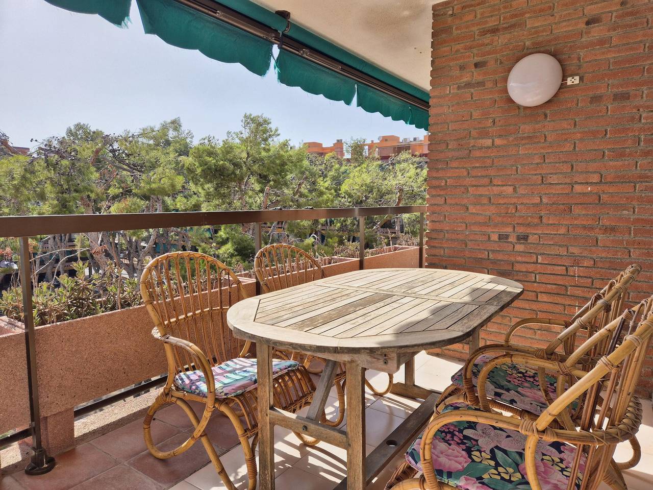 Entire apartment, At037 Els Pins I: Apartamento en primera línea de mar. in Torredembarra, Costa Dorada