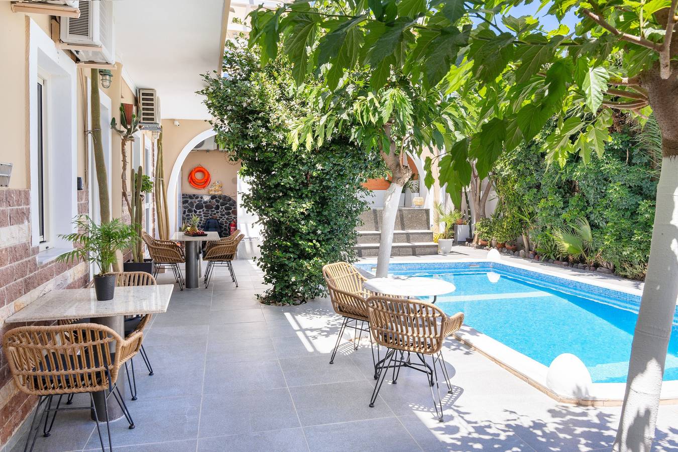 Estudio entero, Apartamento estudio 'Danae Villa Habitación Doble 10' con piscina compartida y aire acondicionado in Santorini