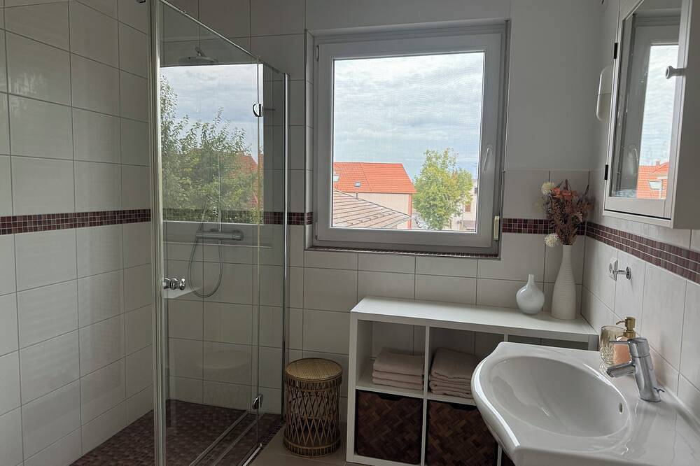 Ganze Wohnung, Liv & Blue Ferienwohnung in Freinsheim - Stilvolle Dachgeschoßwohnung in Freinsheim, Pfälzer Rheinebene