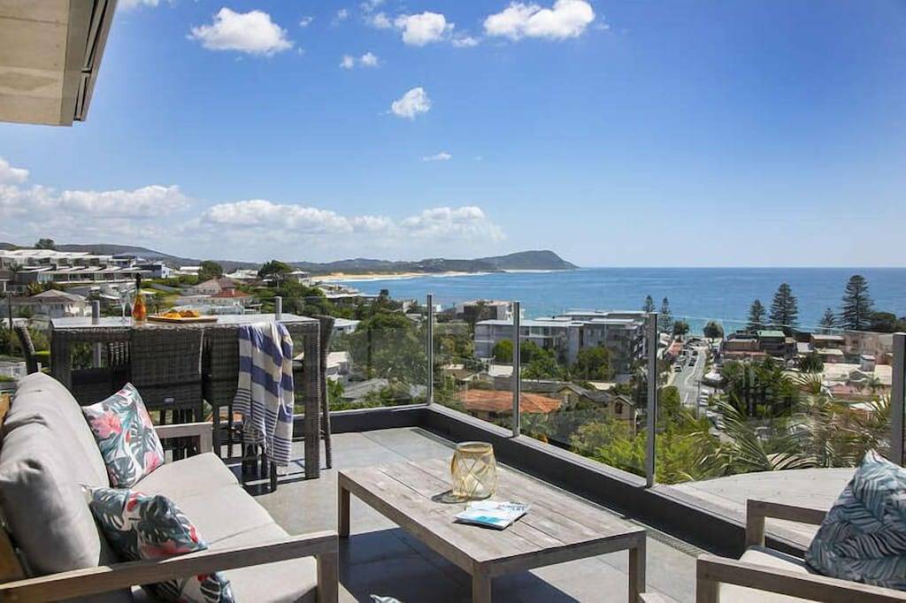 Amazing views and short walk to beach in Terrigal, New South Wales