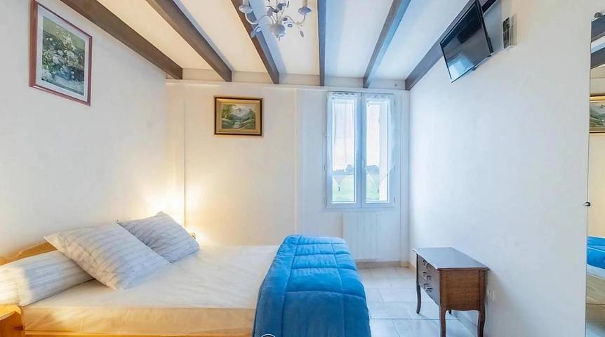 Gîte pour 7 personnes, avec terrasse à Arces - 4