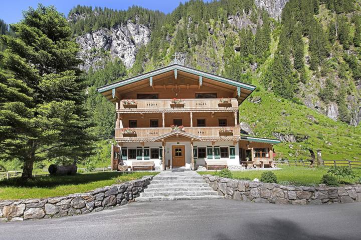 Chalet für 23 Personen, mit Balkon und Garten im Zillertal