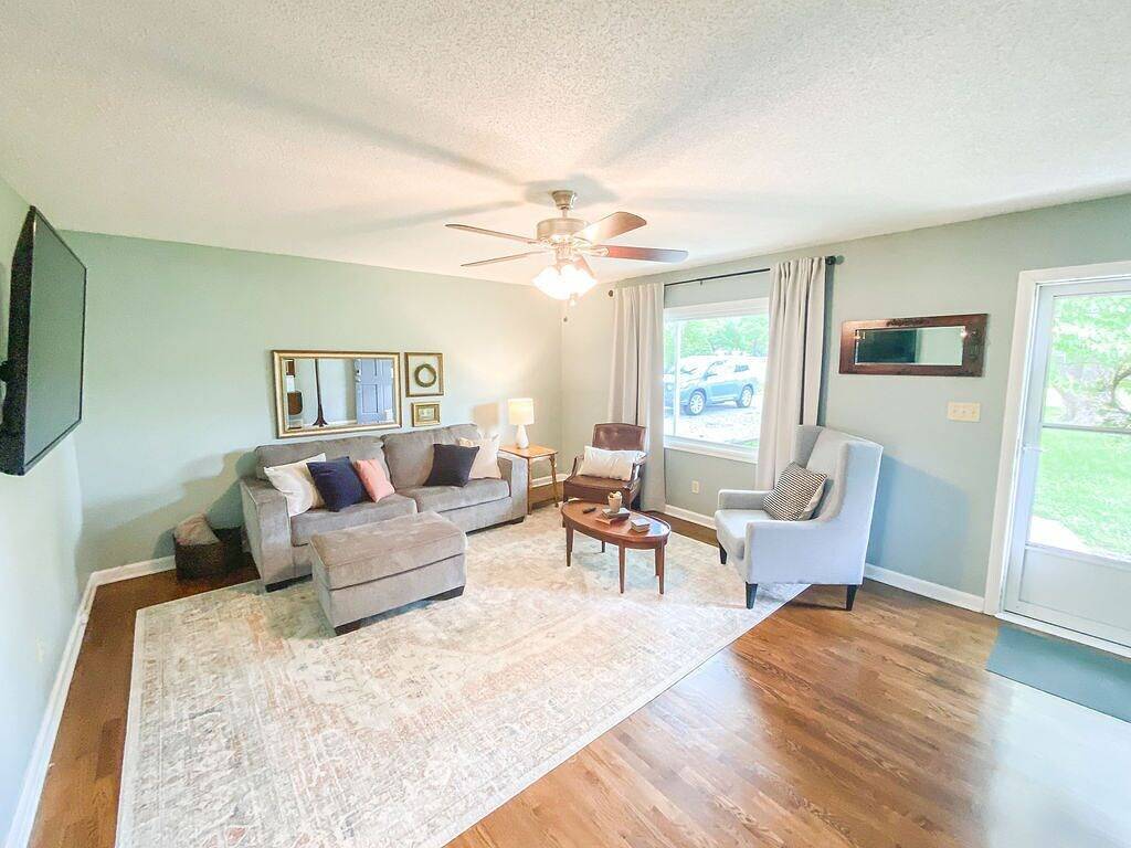 The Aviary Cottage: Bunkbed, Near Playground, Swing, Full Fence, Central to all in Springfield (MO), Greene County (MO)