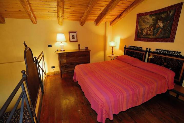 Location de vacances pour 6 personnes, avec Balcon et Terrasse ainsi que Jardin et Vue dans Puntalazzo