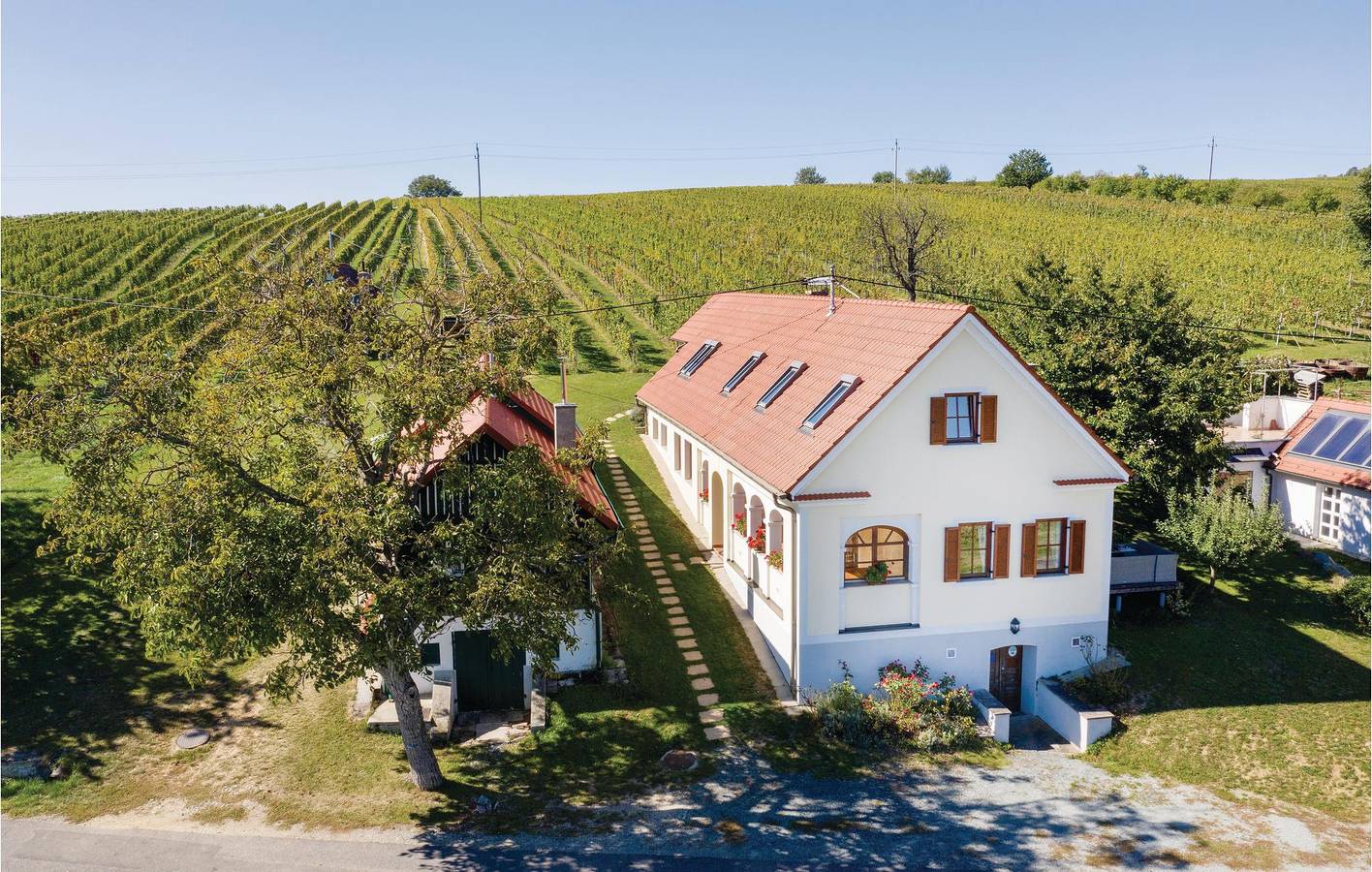 Ganze Ferienwohnung, Ferienwohnung für 5 Personen mit Terrasse in Eisenberg an der Pinka, Südburgenland