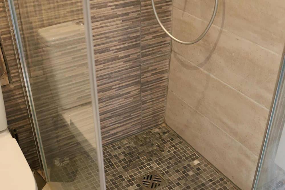 Entire apartment, Appartement T2 40 M² dans villa avec jardin Semaine /We 2 personnes in Marseille, Mediterranean Coast (France)