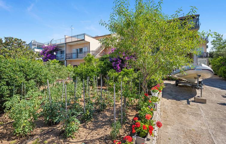 Gîte pour 6 personnes, avec terrasse à Šibenik - 2