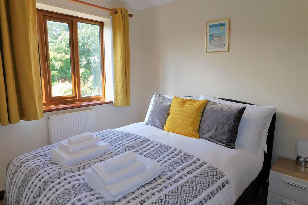 Railway View -  a house that sleeps 6 guests  in 3 bedrooms in Cromer, Norfolk Coast