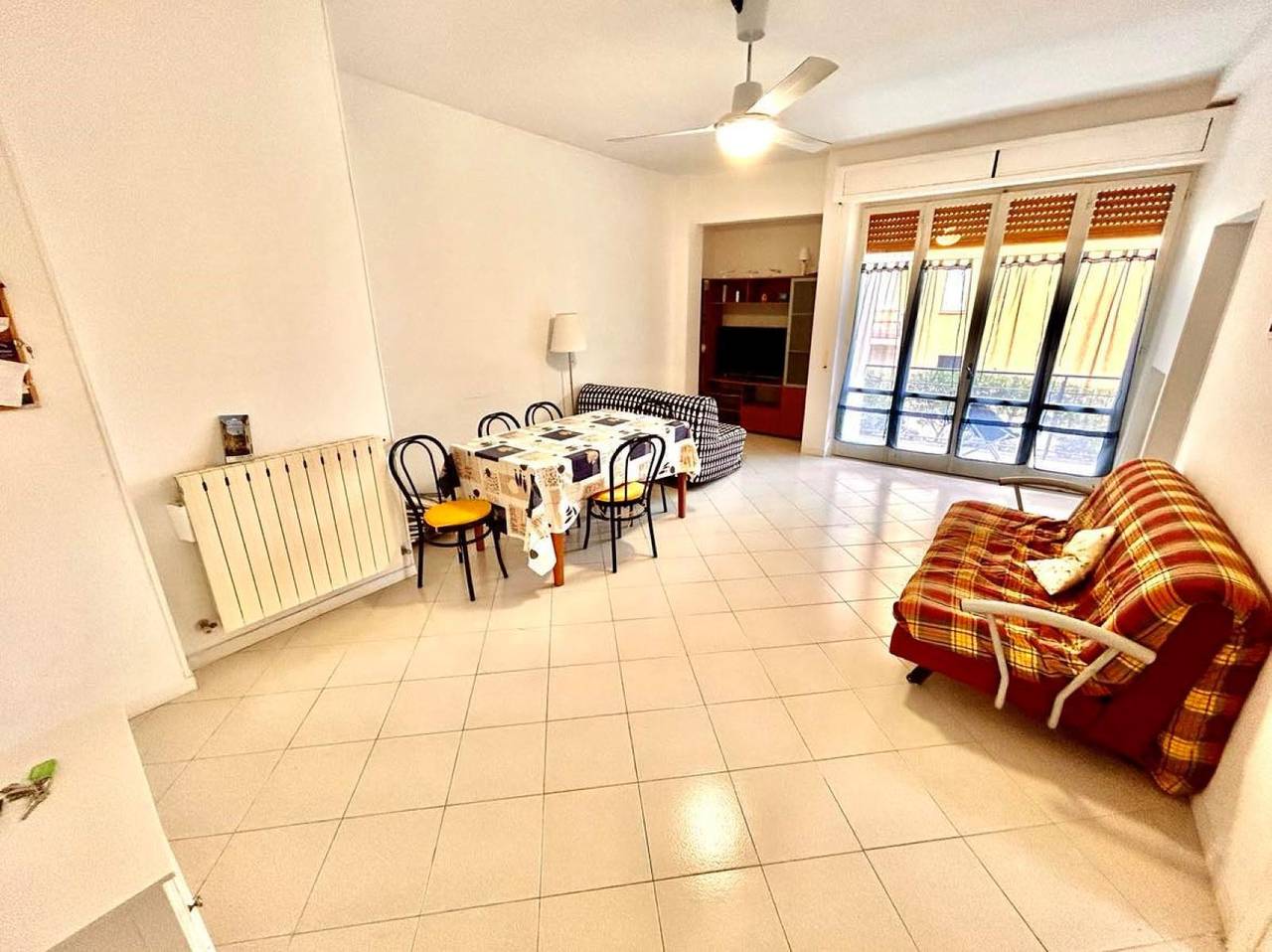 Entire apartment, Ampio quadrilo con p.auto ed a/c vicino al mare in Marcelli, Riviera del Conero
