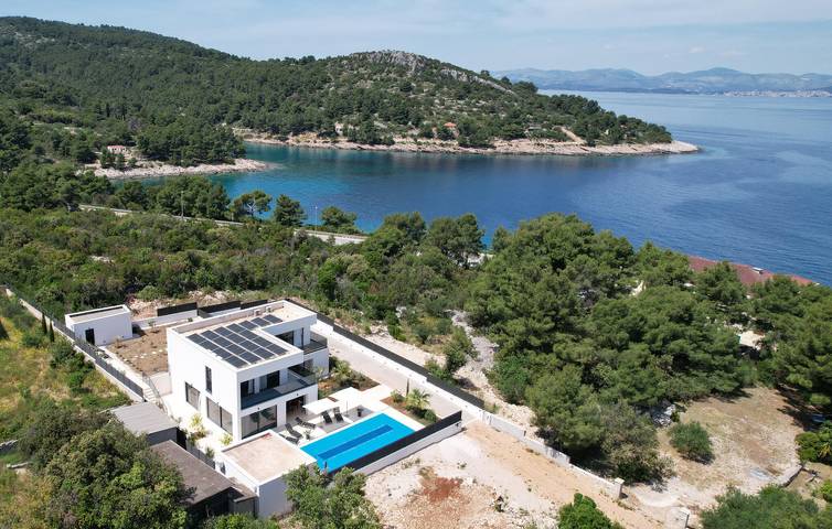 Ferienhaus für 8 Personen, mit Terrasse und Pool sowie Sauna - 1