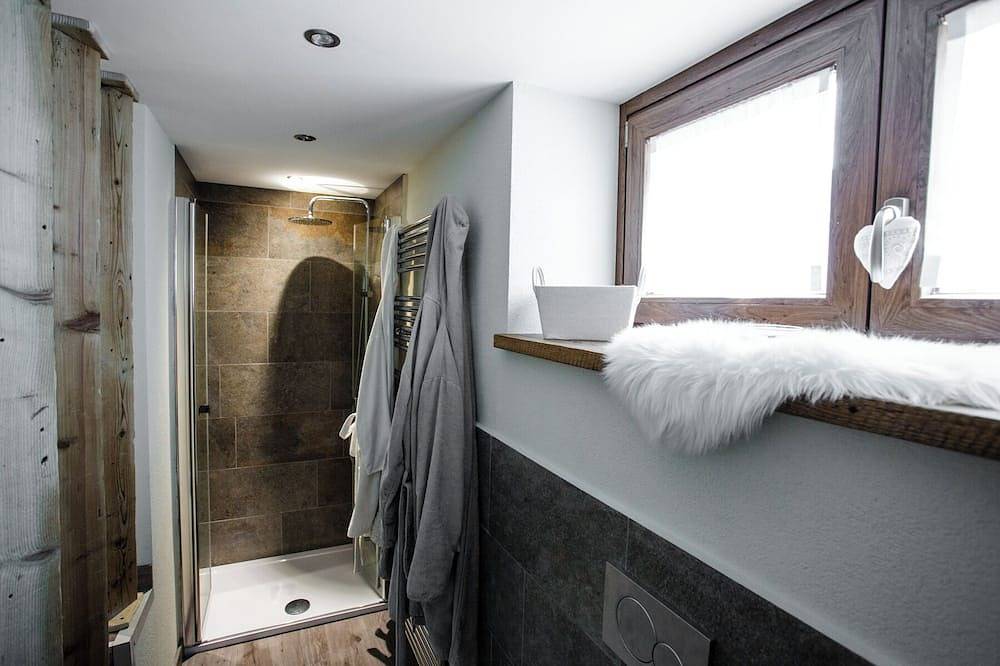 Entire apartment, Cozy ground floor apartment in Localita Evette, Valtournenche