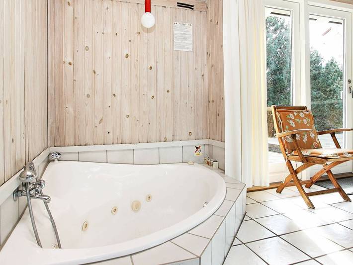 Ferienhaus für 8 Personen, mit Whirlpool und Terrasse sowie Pool und Sauna auf Læsø - 4