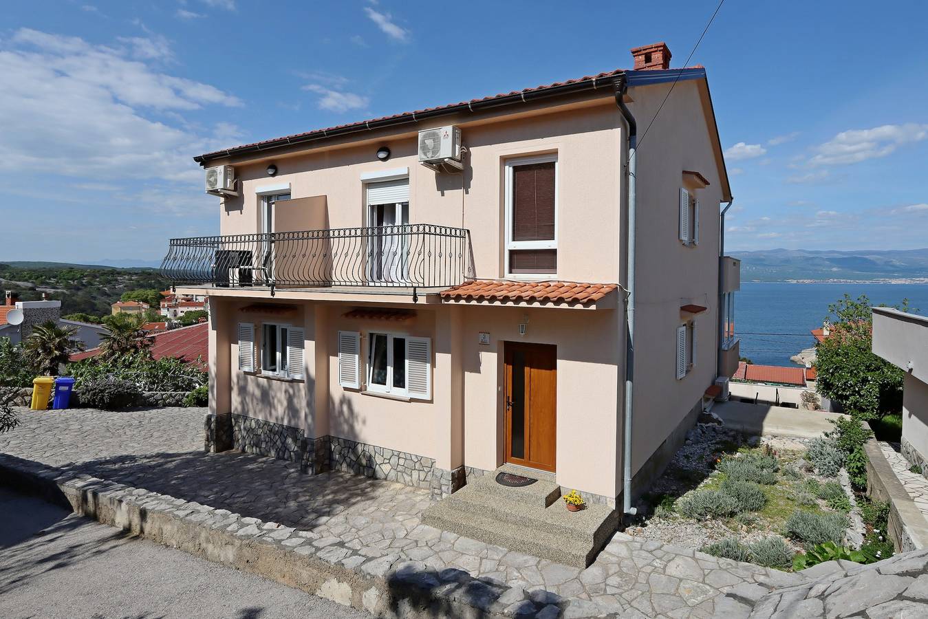 Zimmer mit Terrasse und Meerblick Vrbnik, Krk S-5299-a in Vajavina, Vrbnik