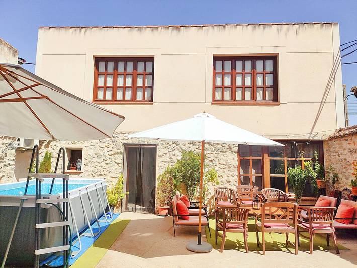 Chalet para 10 personas, con Balcón además de Jardín y Piscina para niños en Provincia de Madrid
