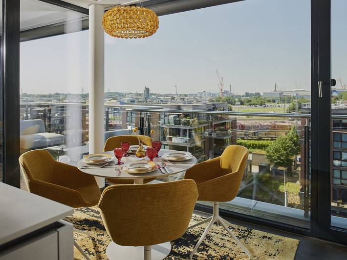 Ferienwohnung für 4 Personen, mit Sauna und Seeblick sowie Balkon, mit Haustier in Emden