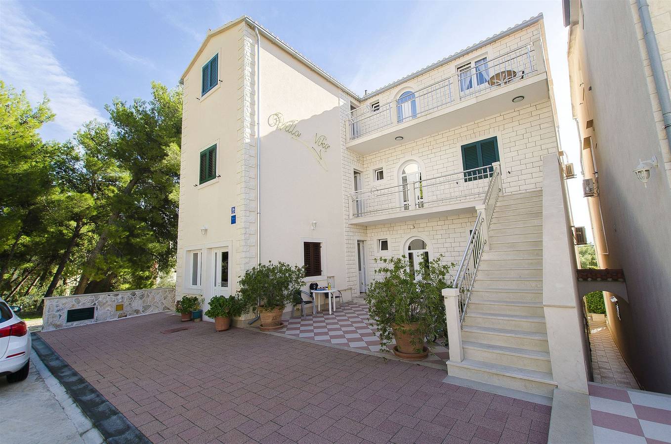 Ganze Wohnung, Apartments and Room Villa Niko in Bol, Brac