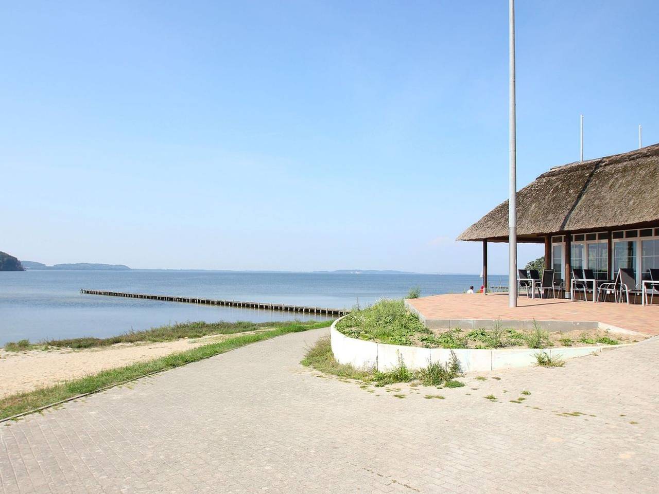 Ganze Ferienwohnung, Landhaus Lietzow - Ferienwohnung auf zwei Etagen mit Meerblick - Landhaus Lietzow Ferienwohnung Bay View in Lietzow, Bergen auf Rügen und Umgebung