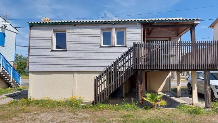 Chalet voor 4 personen, with Balkon and Terras as well as Tuin and Uitzicht in Gruissan Plage