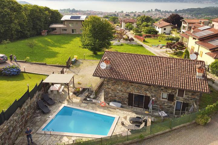 Ferienhaus für 4 Personen, mit Seeblick und Pool, kinderfreundlich am Comer See