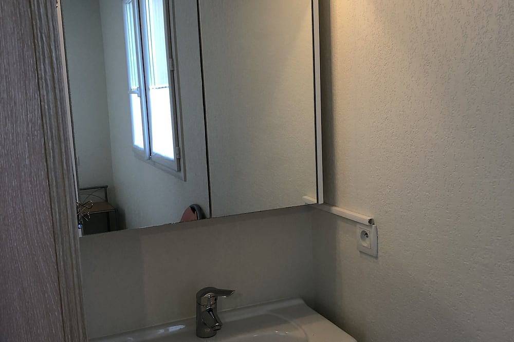 5'du Barcares, lovely air-conditioned villa with heated pool in Saint-Laurent-de-la-Salanque, Côte d'Améthyste