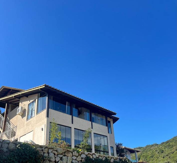 Casas e apartamentos de temporada para 5 pessoas, com jardim e vista em Ponta das Canas