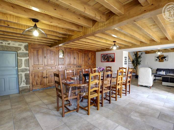 Gîte pour 12 personnes, avec jardin à Chalmazel - 4