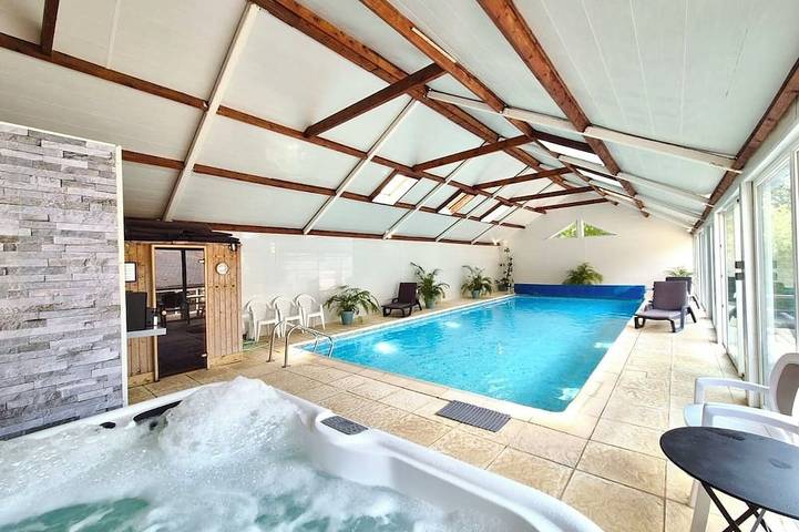 Maison de vacances pour 16 personnes, avec Balcon et Jacuzzi ainsi que Jardin et Sauna