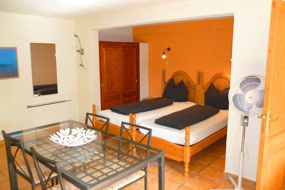 Ganze Wohnung, Schöne Finca 2 Pers, Mitten In Der Natur,Ruhig, Strandnah 7Tqm Grund, Meer, Pool in Cala Mesquida, Capdepera