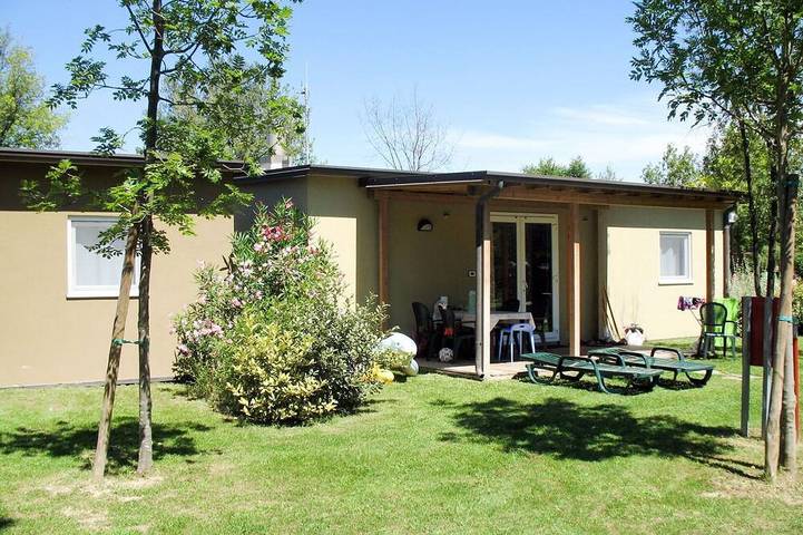 Ferienhaus für 7 Personen, mit Pool und Garten