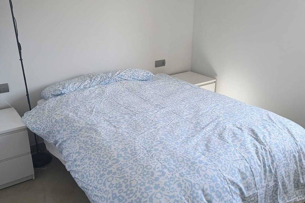 Entire apartment, A 84m2 spacious, quiet, modern flat ideal to work or explore Southern Spain in Lucena, Sierras Subbéticas