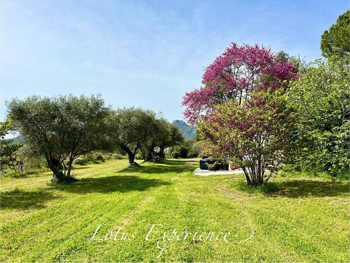 Tente pour 2 personnes, avec jardin et vue dans les Bouches-du-Rhône - 2