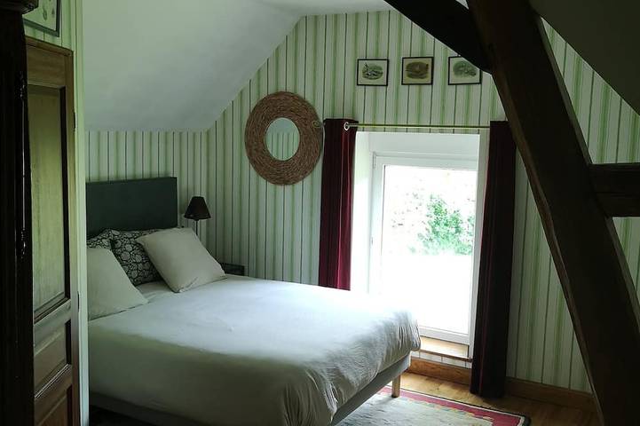 Location de vacances pour 15 personnes, avec piscine ainsi que jardin et jacuzzi à Bais - 3