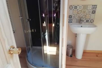 Gîte pour 2 Personnes dans Berrien, Parc naturel régional d'Armorique, Photo 3