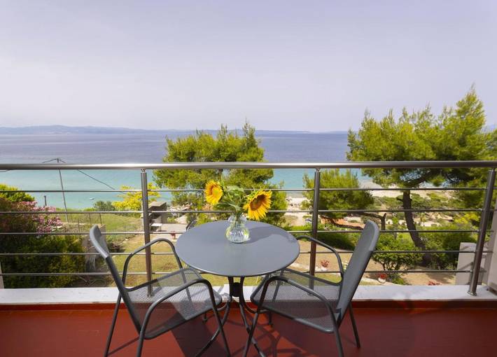 Gîte pour 2 personnes, avec Terrasse ainsi que Jardin et Vue à Afitos
